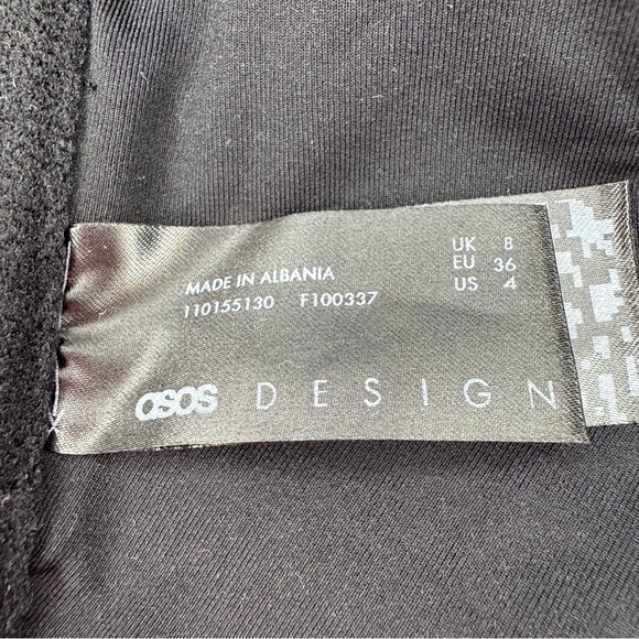 ASOS DESIGN Black Bikini Top | Size US 4 | Adjustable Straps - Picture 4 of 5